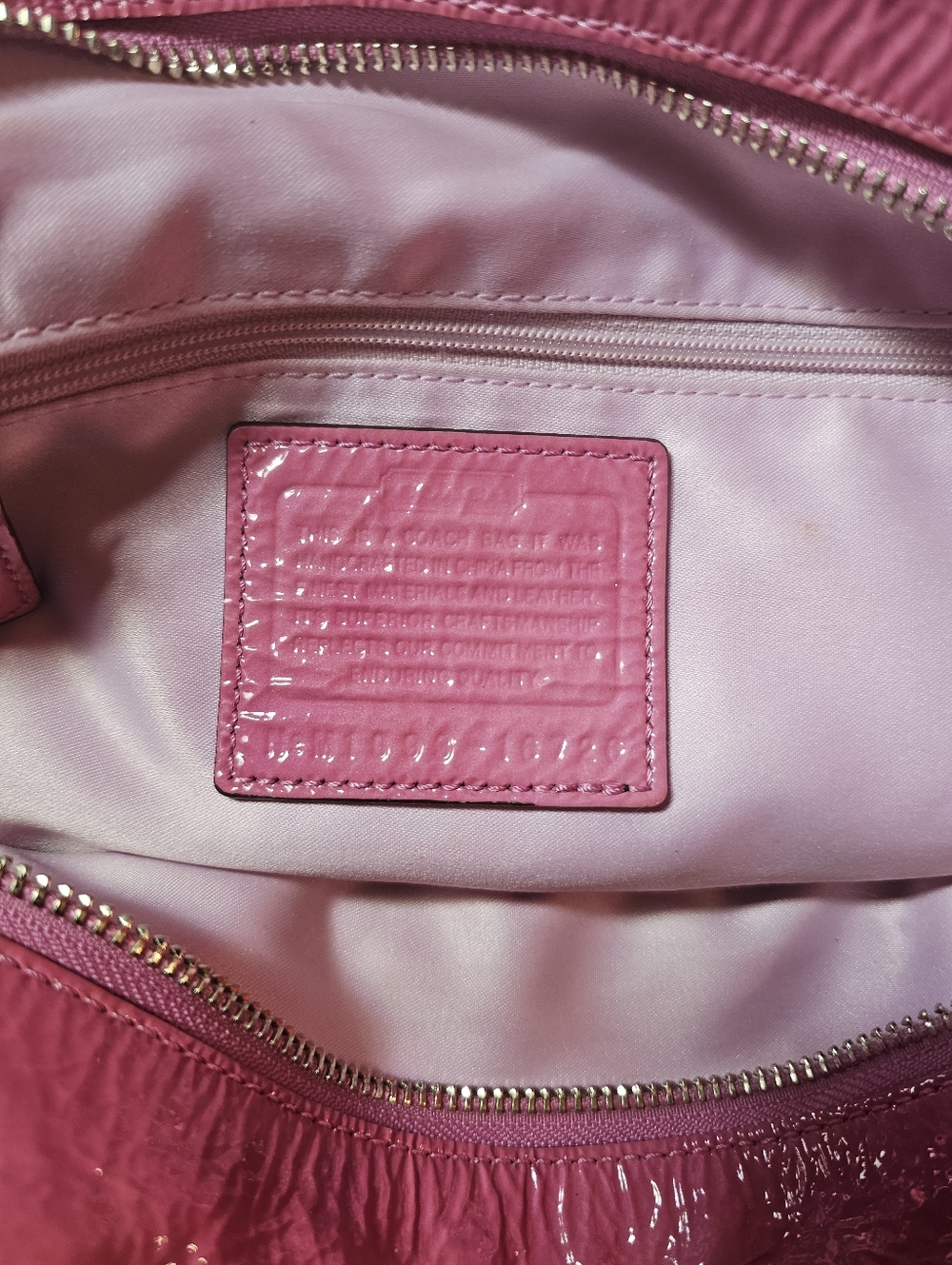 💖 Coach Poppy Pink Patent Leather Hobo Shoulder Bag + Authentic Heart Charm - Picture 9 of 15
